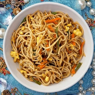 Egg Hakka Noodles
